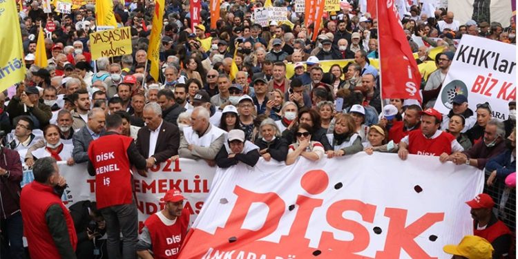Edirne’den Kars’a 1 Mayıs kutlaması: Kurtuluş yok ya hep beraber ya hiçbirimiz