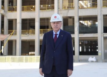Ekonomistler 'konut müjdesinin' arka planını anlattı: 'Açız' diyene 'beton yiyin' yanıtı