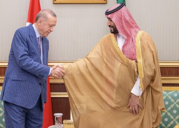 Emekli büyükelçiden bu fotoğrafa yorum: Cami kula gitmez, kul camiye gider
