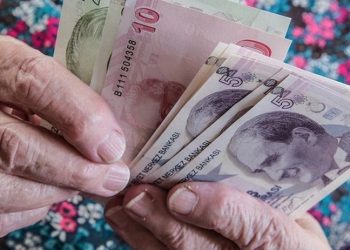 Emekli ikramiyesi 4 yılda 250 dolardan 74 dolara düştü!