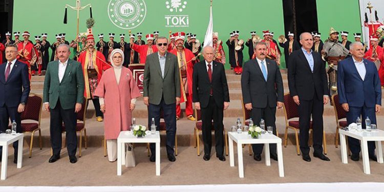 Erdoğan: 250 bin lira tazminatı Kemal'in iftira attığı vakıflara gönderdik