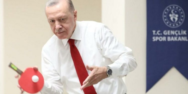 Erdoğan'ın masa tenisindeki raket tutuşu NFT oldu