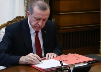 Erdoğan&rsquo;dan gece yarısı yeni atama ve g&ouml;revden alma kararları