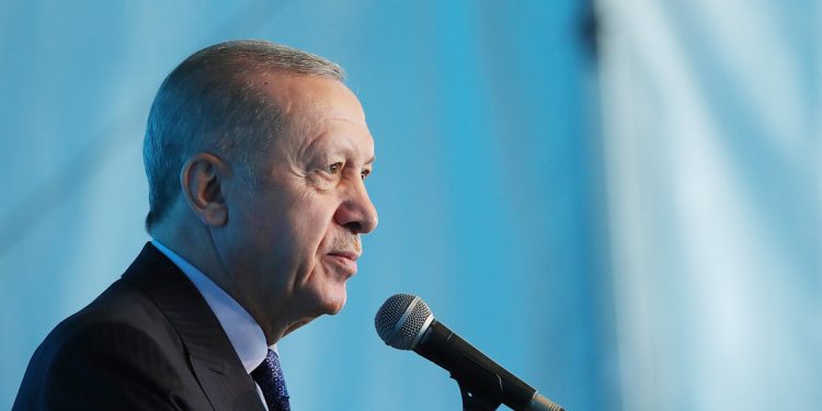 Erdoğan’dan proje alan müteahhide: ‘Ne diyor bu ya? Biz bunu değiştirelim’