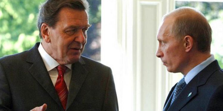 Eski Almanya Başbakanı Schröder, Rus petrol şirketi Rosneft yönetim kurulundan ayrıldı