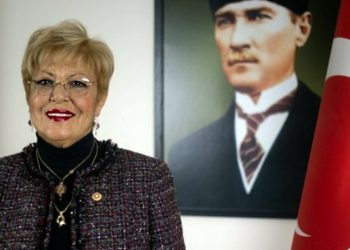 Eski CHP milletvekili Canan Arıtman hayatını kaybetti