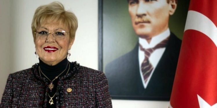 Eski CHP milletvekili Canan Arıtman hayatını kaybetti