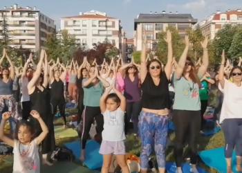 Eskişehir’deki yoga yasağı kadınlar tarafından protesto edildi