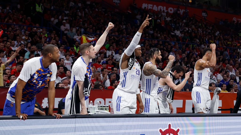 EuroLeague Final Four'da Anadolu Efes'in finaldeki rakibi Real Madrid oldu