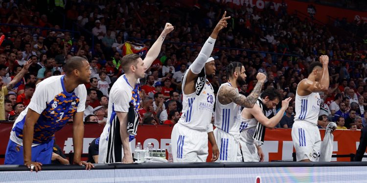 EuroLeague Final Four'da Anadolu Efes'in finaldeki rakibi Real Madrid oldu