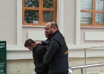 Eşyalarını satan eski ev arkadaşını öldürüp kaçtı! Kümeste yakalandı