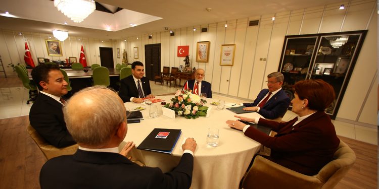 Fatih Özatay: "6'lı masanın henüz ekonomi programı açıklamadığı" konusu, bir şehir efsanesi