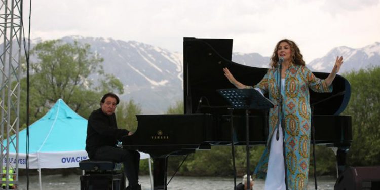 Fazıl Say Munzur'un kıyısında konser verdi: Burada olmak benim için onur