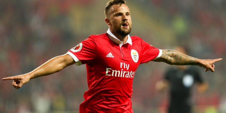 Fenerbahçe'de Seferovic sesleri