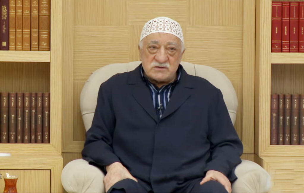 Fethullah Gülen: Zemheride de bulunsak imanımız bize taptaze baharlar vaad ediyor