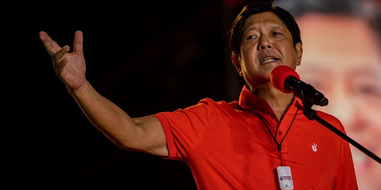 Filipinler'de devlet başkanlığı seçiminde Ferdinand Marcos açık ara önde