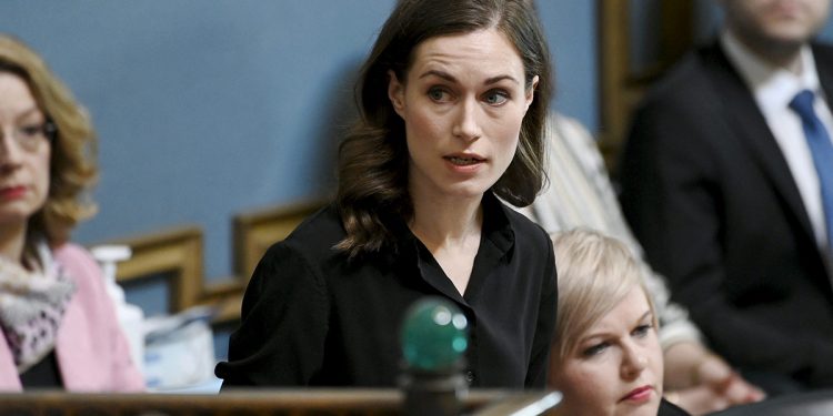 Finlandiya parlamentosu, NATO üyeliğine başvurma kararını kabul etti