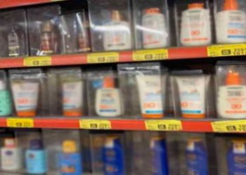 Fiyatları 400 TL'ye yaklaştı; Marketlerde güneş kremlerine güvenlik alarmı takıldı
