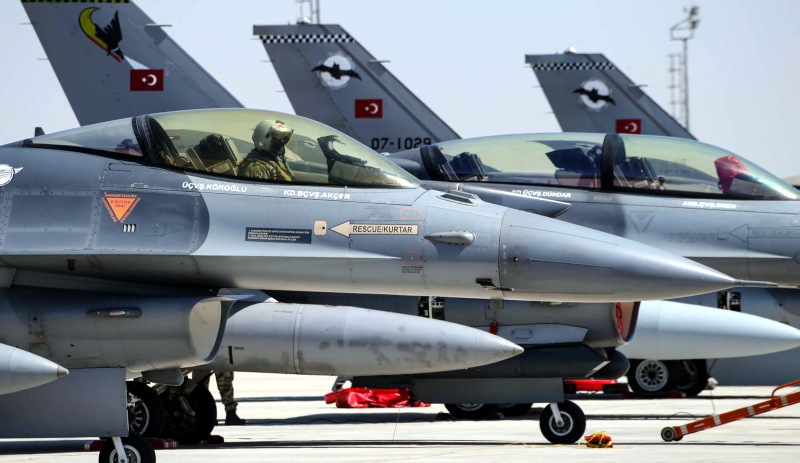 Forbes: Türkiye elindeki F-16'larla kalabilir; hava gücü üstünlüğü Yunanistan'a geçer