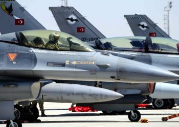 Forbes: Türkiye elindeki F-16'larla kalabilir; hava gücü üstünlüğü Yunanistan'a geçer