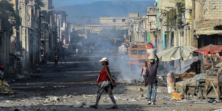 Fransa'dan çifte borç, dış müdahaleler ve yolsuzluk; altı maddede Haiti'yi yoksulluğa sürükleyen süreç