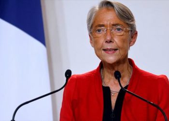 Fransa’da 30 yıl sonra ilk kadın Başbakan