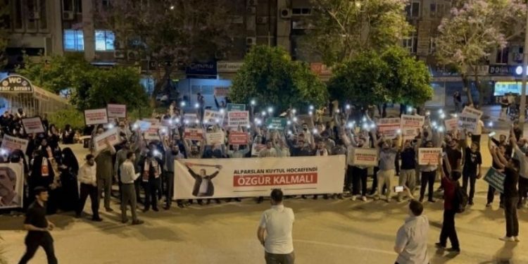 Furkan Vakfı'nın Adalet Nöbeti'ne polis müdahalesi