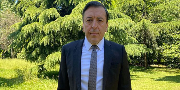 Fırat Develioğlu: Nasıl ki Galatasaray üyesi olarak kongreyi iptal ettirerek hakkımı alıp aday olduysam, başkanlığı da alacağım