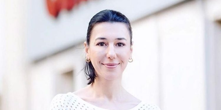 Gazeteci Alphan'dan Zafer Partisi'nin paylaşımına tepki: Kadınlara gözdağı veriliyor