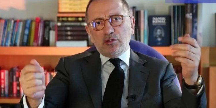 Gazetecileri dolandırmaya çalışan çocuk yakalandı