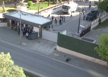 Gaziantep Valisi: Bomba süsü verilmiş şekilde saldırı girişiminde bulunuldu