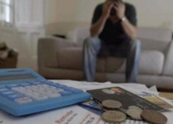 Geliri eriyen yurttaş borçlanarak ayakta duruyor