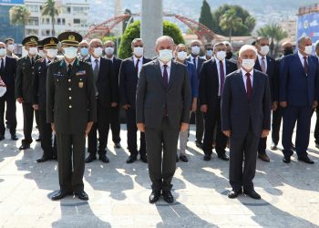 Genelge değişti: Resmi törenlerde emniyet müdürleri ile jandarma komutanları kaymakamların önünde yer alacak