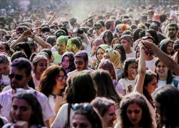 Genç nüfusta işsizlik oranı yüzde 22,6 olurken, gençlerin yüzde 55,5 mutsuz