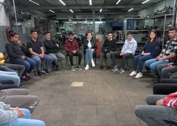 Gençten Akşener’e: Fırsatını bulsam yurtdışına giderim, değer gördüğümü hissetmiyorum