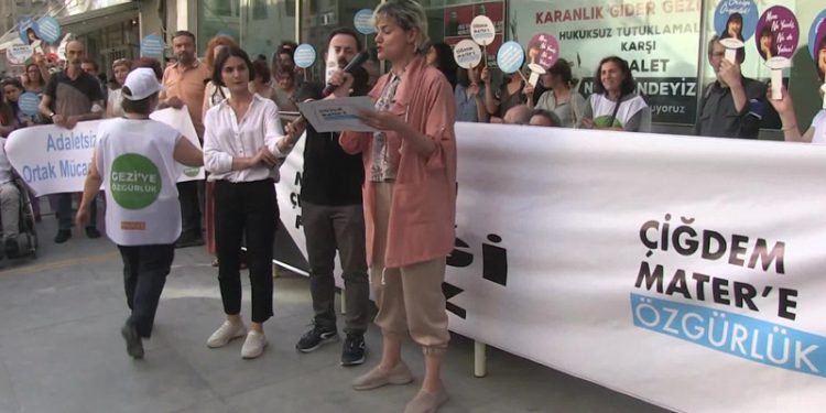 Gezi için başlatılan Adalet Nöbeti'ni sinemacılar devraldı: Çiğdem Mater'in çekemediği filmleriyiz