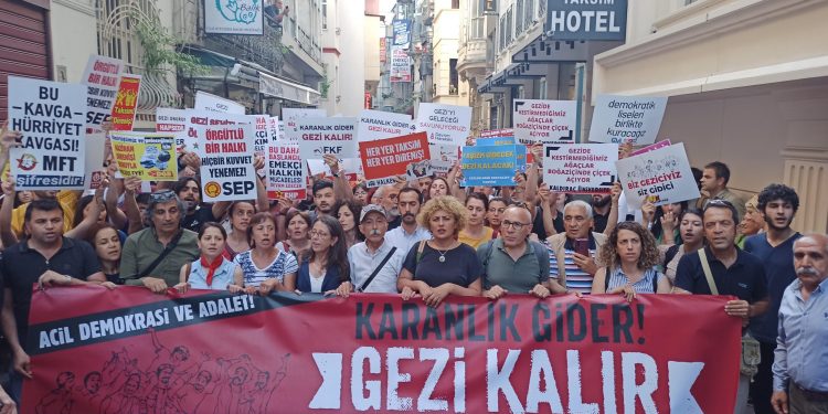 Gezi’nin 9’uncu yıl anmasını engelleyen polise: ‘Bariyerleri açın’