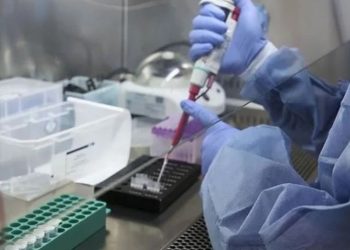 Gizemli hepatit bir ülkeye daha sıçradı