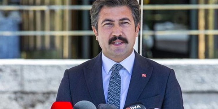 Görevden alındığı iddia edilmişti; AKP’li Cahit Özkan cephesinden iddialarına yanıt
