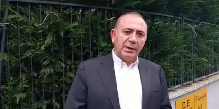 Gürsel Tekin'den Bakan Kurum'a yanıt: ‘Şu an satılabilir bir metrekare hazine arazisi yok’