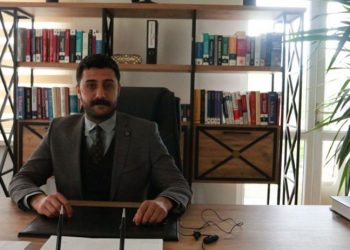 HDP önünde darp edilen avukat: Polisin talimat aldığı belliydi