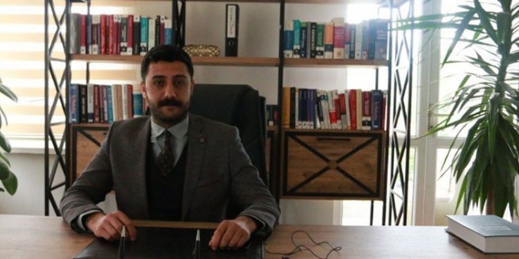 HDP önünde darp edilen avukat: Polisin talimat aldığı belliydi