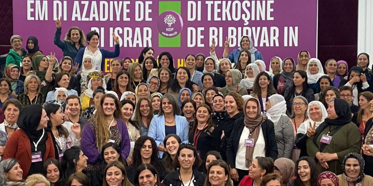 HDP’li kadınlar: Kaftancıoğlu’na verilen cezaları asla kabul etmiyoruz