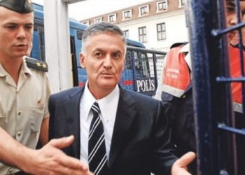 Halk TV’den İsmail Saymaz açıkladı: Ahmet Zeki Üçok, İYİ Partili oldu