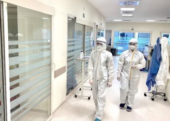 Harvard Üniversitesi'nden Doç. Dr. Altındiş: ABD'de düşen vakalar simdi ortalama 110 binlere çıktı; Türkiye'de de vakalarda bir artış olacaktır