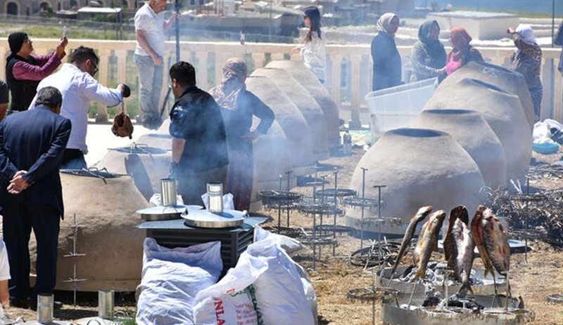 Hasankeyf’te ilk kez yapılan gastronomi festivali tandırla başladı