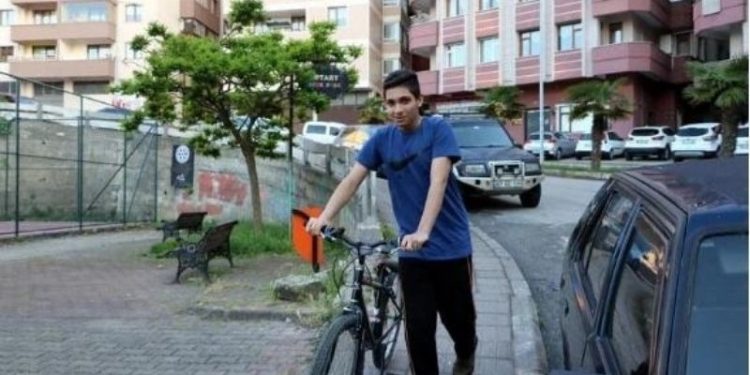 Hatalı teşhis nedeniyle 14 yaşındaki çocuğun testisi alındı