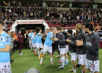 Hataysporlu futbolculardan şampiyon Trabzonspor'a alkış