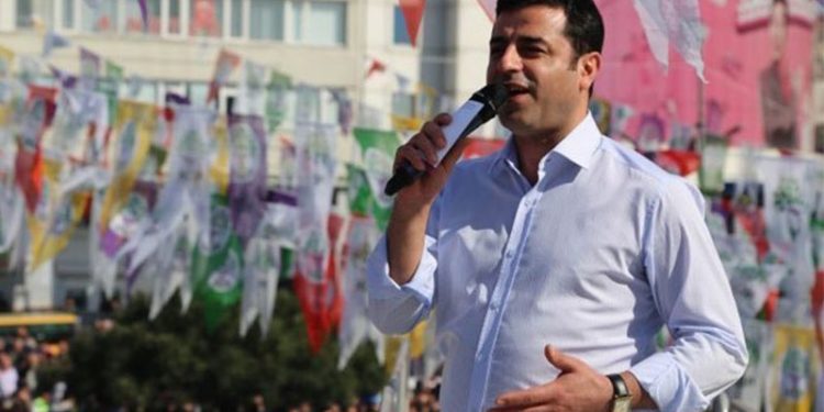 Hukukçular yanıt verdi: Demirtaş cumhurbaşkanı adayı olabilir mi?