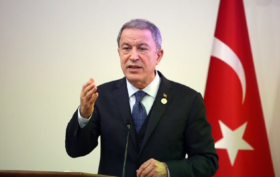 Hulusi Akar: ‘Türkiye’deki Suriyelilerin gönüllü ve saygın dönüşleri için çabalıyoruz’